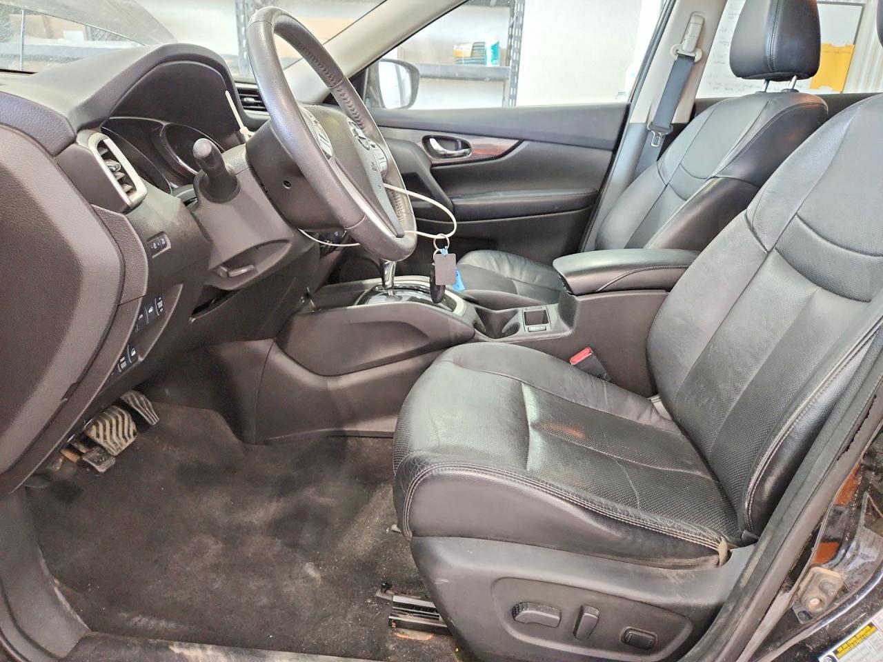 2015 NISSAN ROGUE