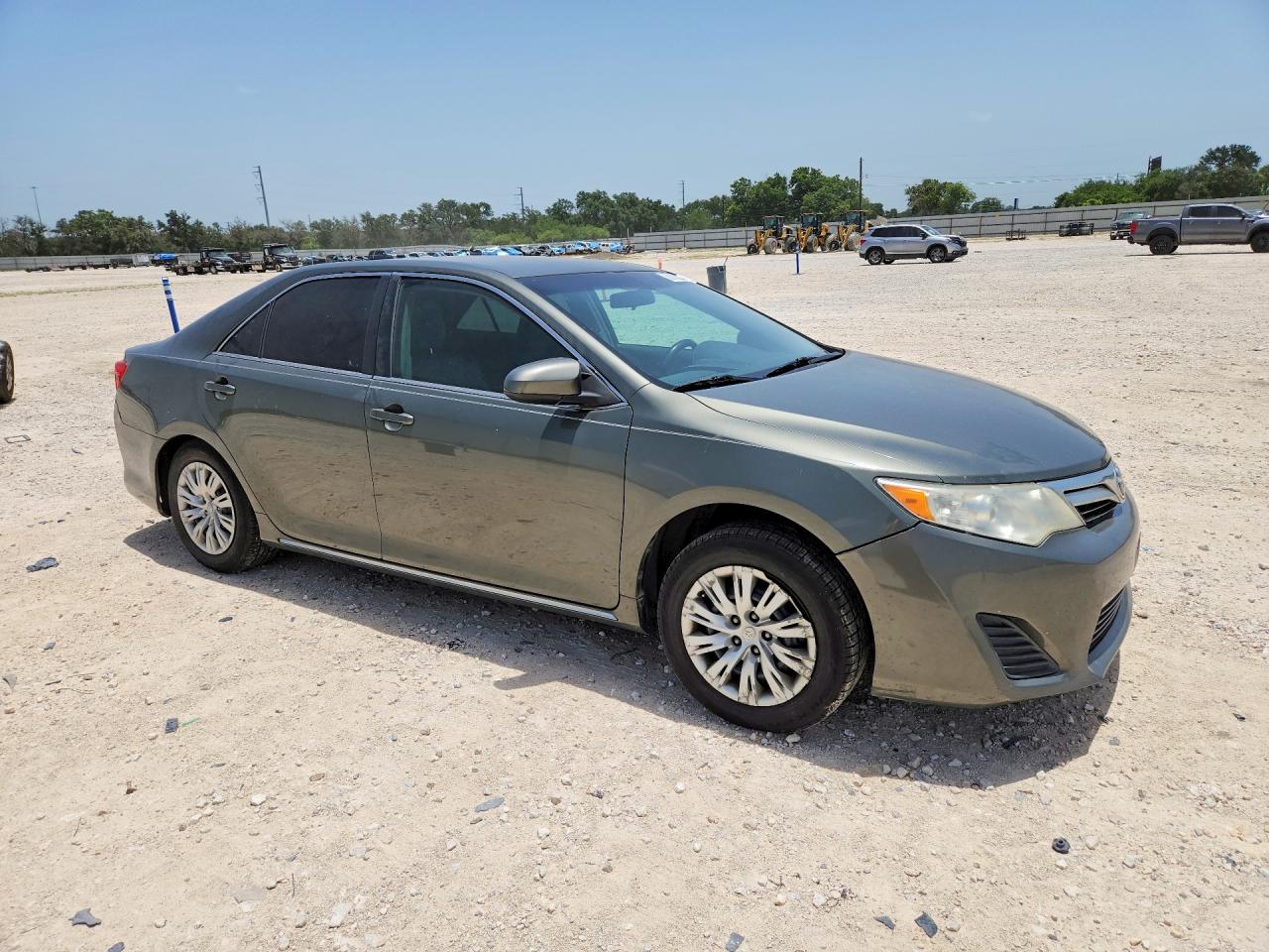 2014 TOYOTA CAMRY