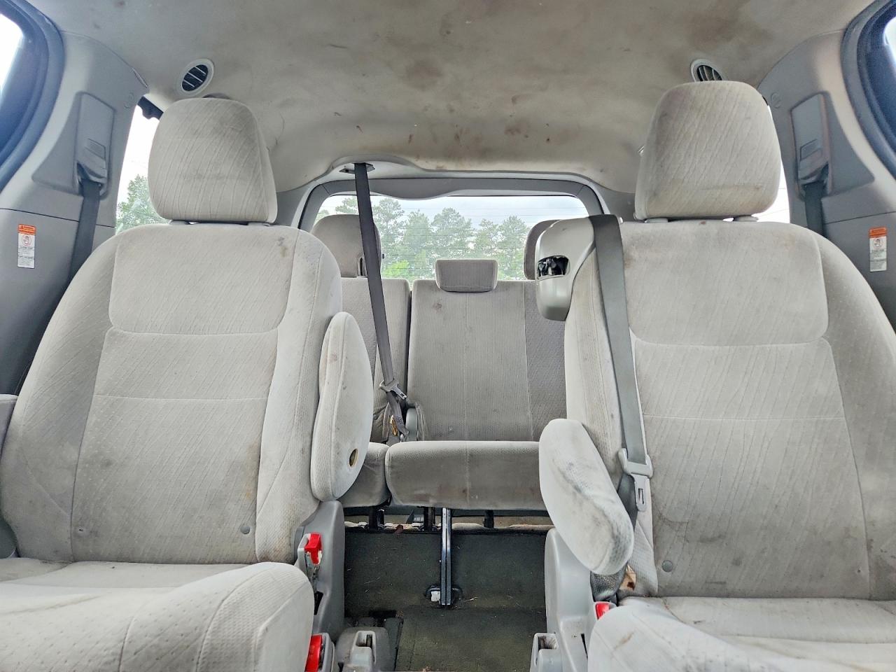 2016 TOYOTA SIENNA