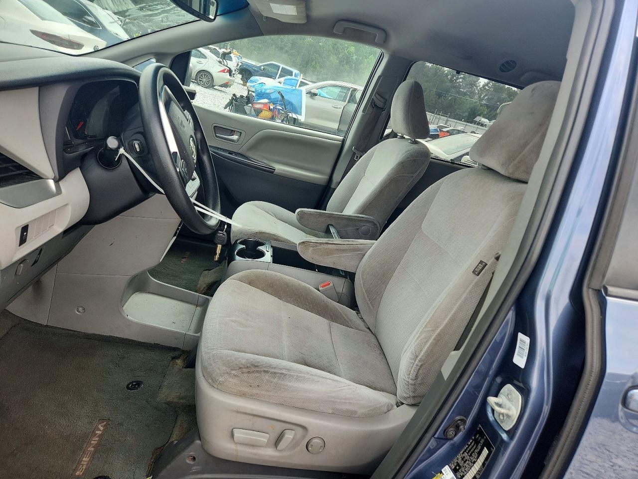 2016 TOYOTA SIENNA