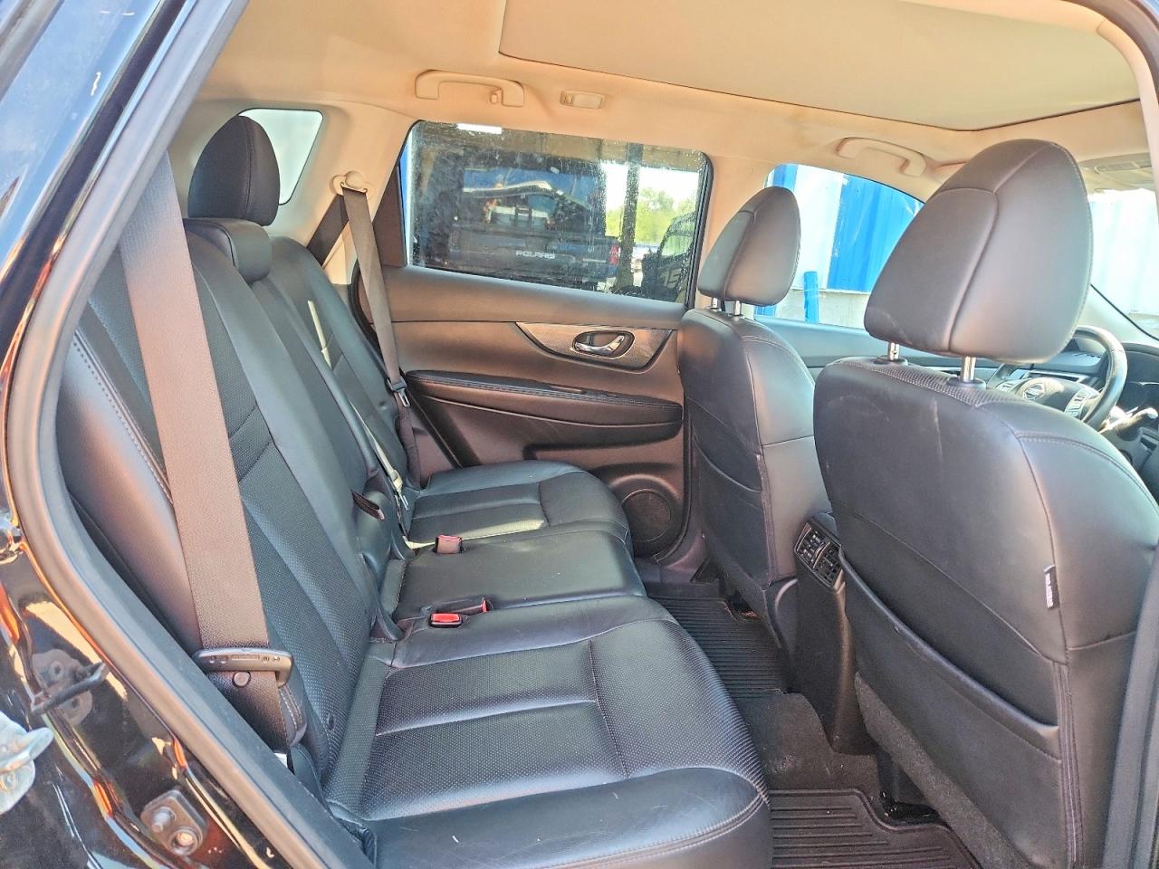 2015 NISSAN ROGUE