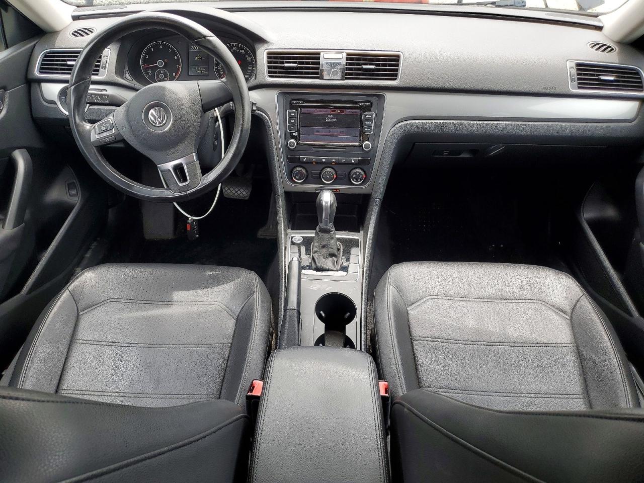 2015 VOLKSWAGEN PASSAT