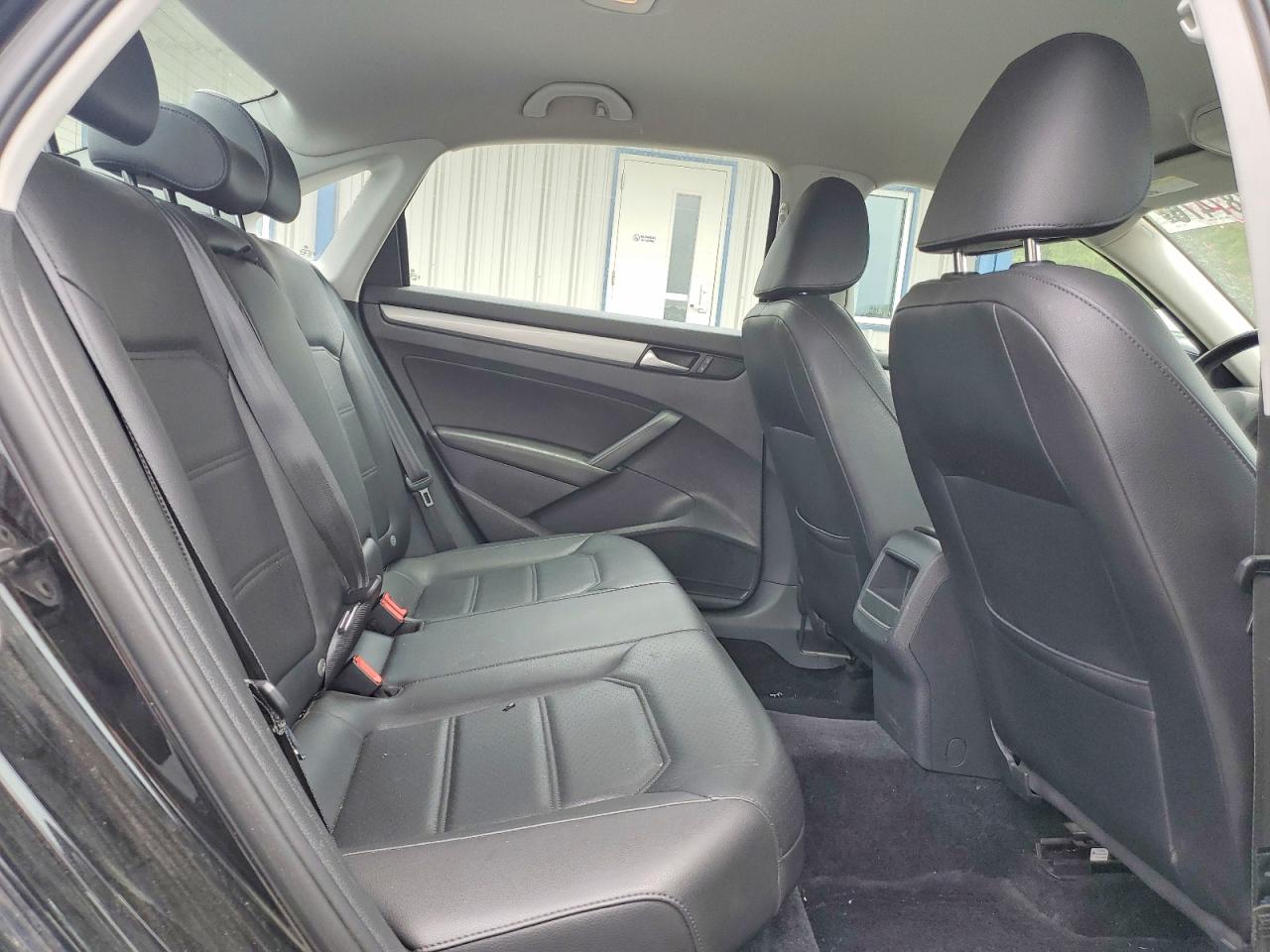 2015 VOLKSWAGEN PASSAT