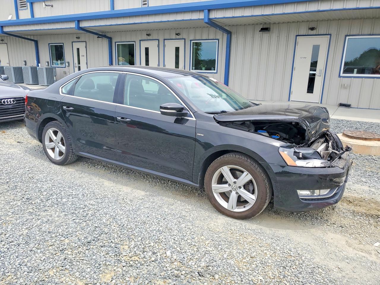 2015 VOLKSWAGEN PASSAT