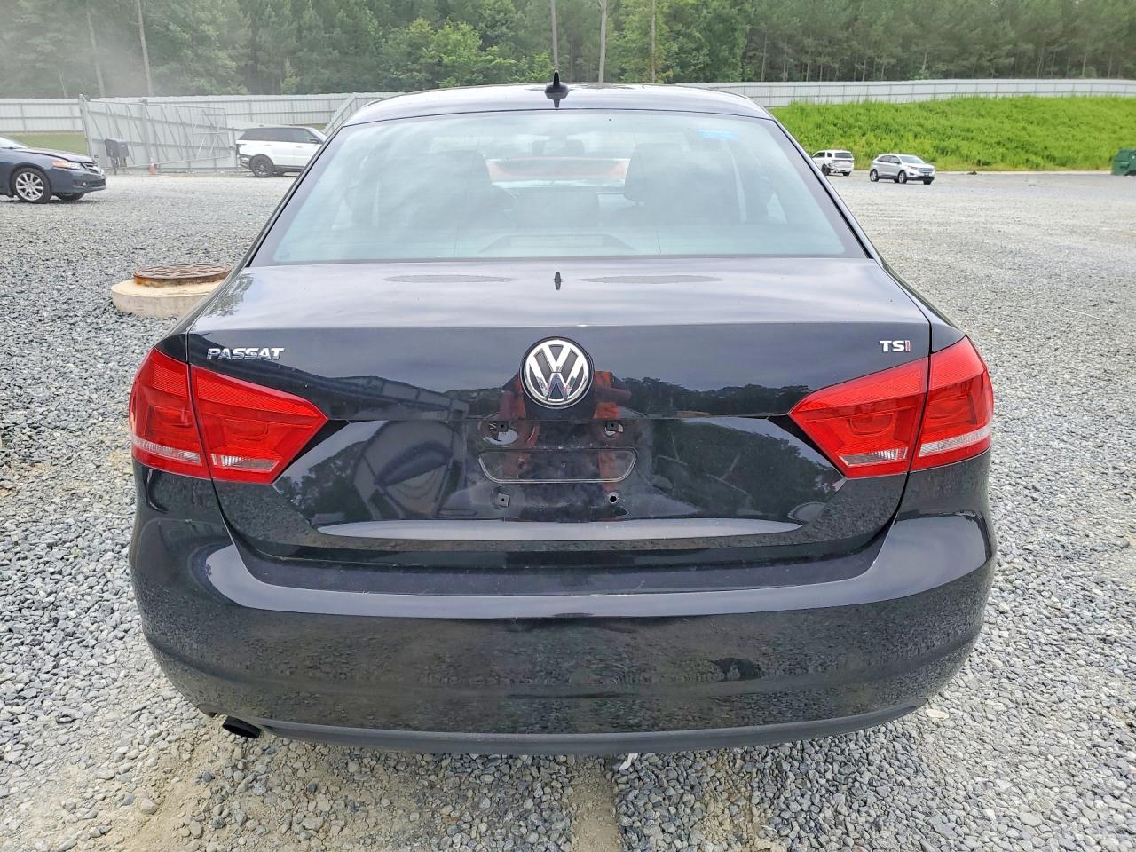 2015 VOLKSWAGEN PASSAT