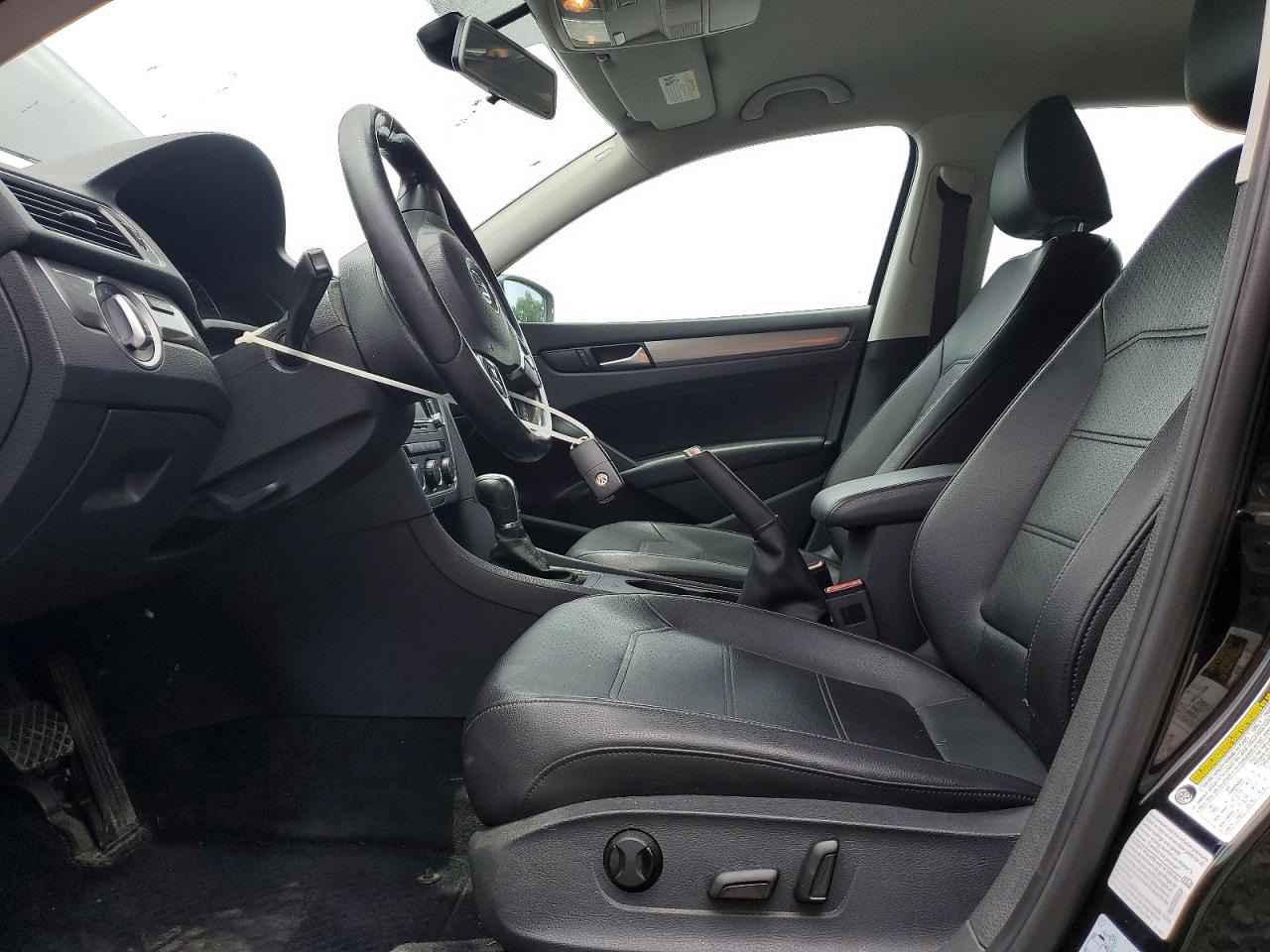 2015 VOLKSWAGEN PASSAT