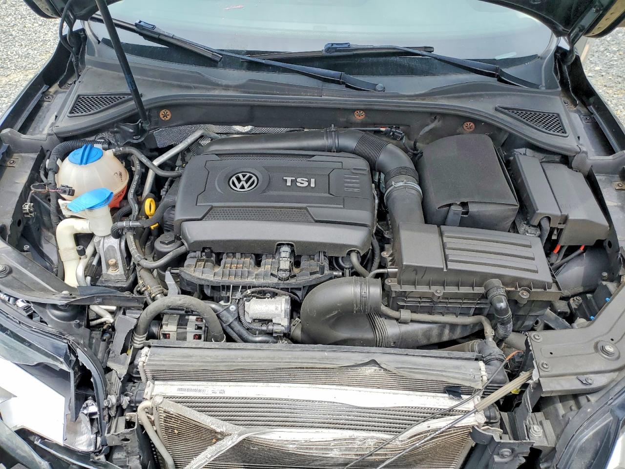 2015 VOLKSWAGEN PASSAT