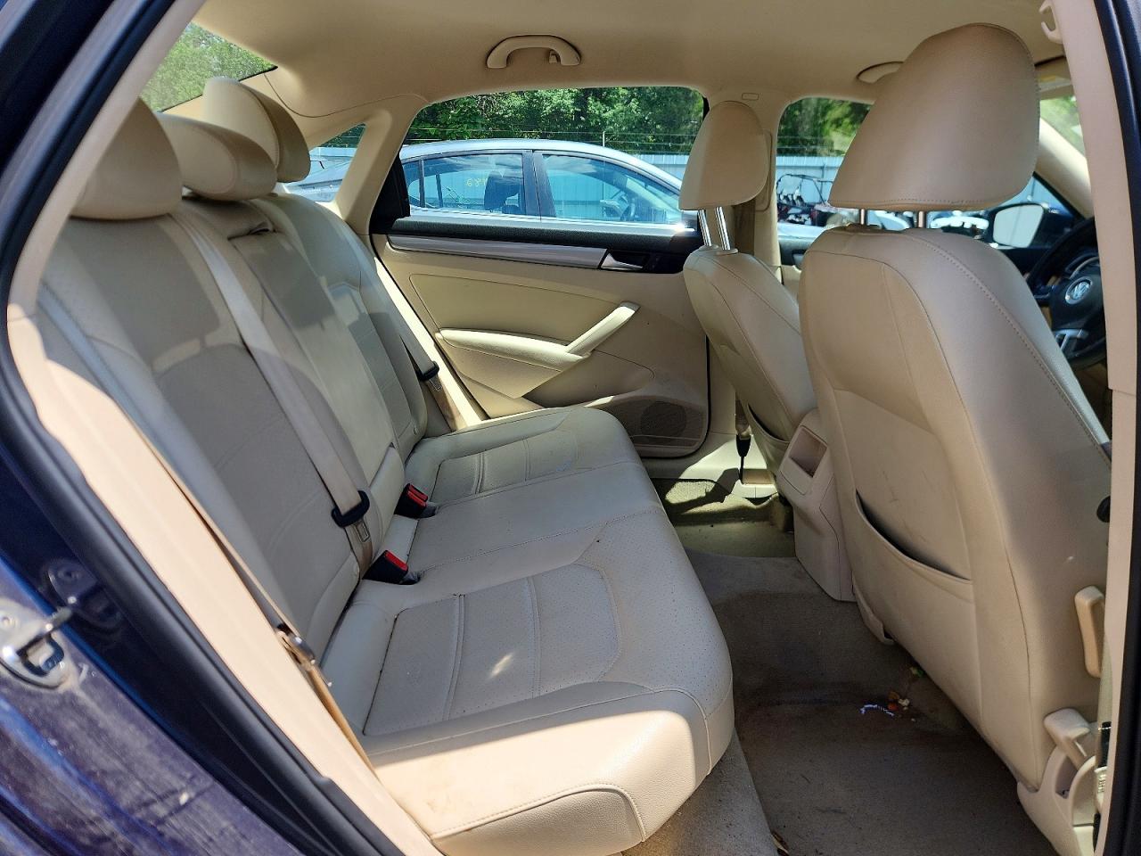 2014 VOLKSWAGEN PASSAT