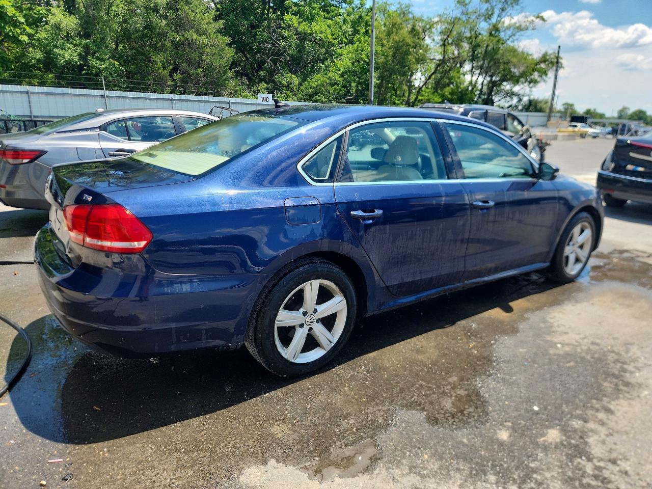 2014 VOLKSWAGEN PASSAT