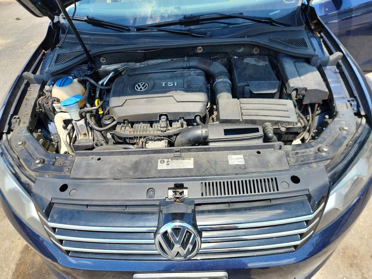 2014 VOLKSWAGEN PASSAT