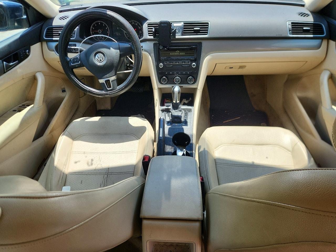 2014 VOLKSWAGEN PASSAT