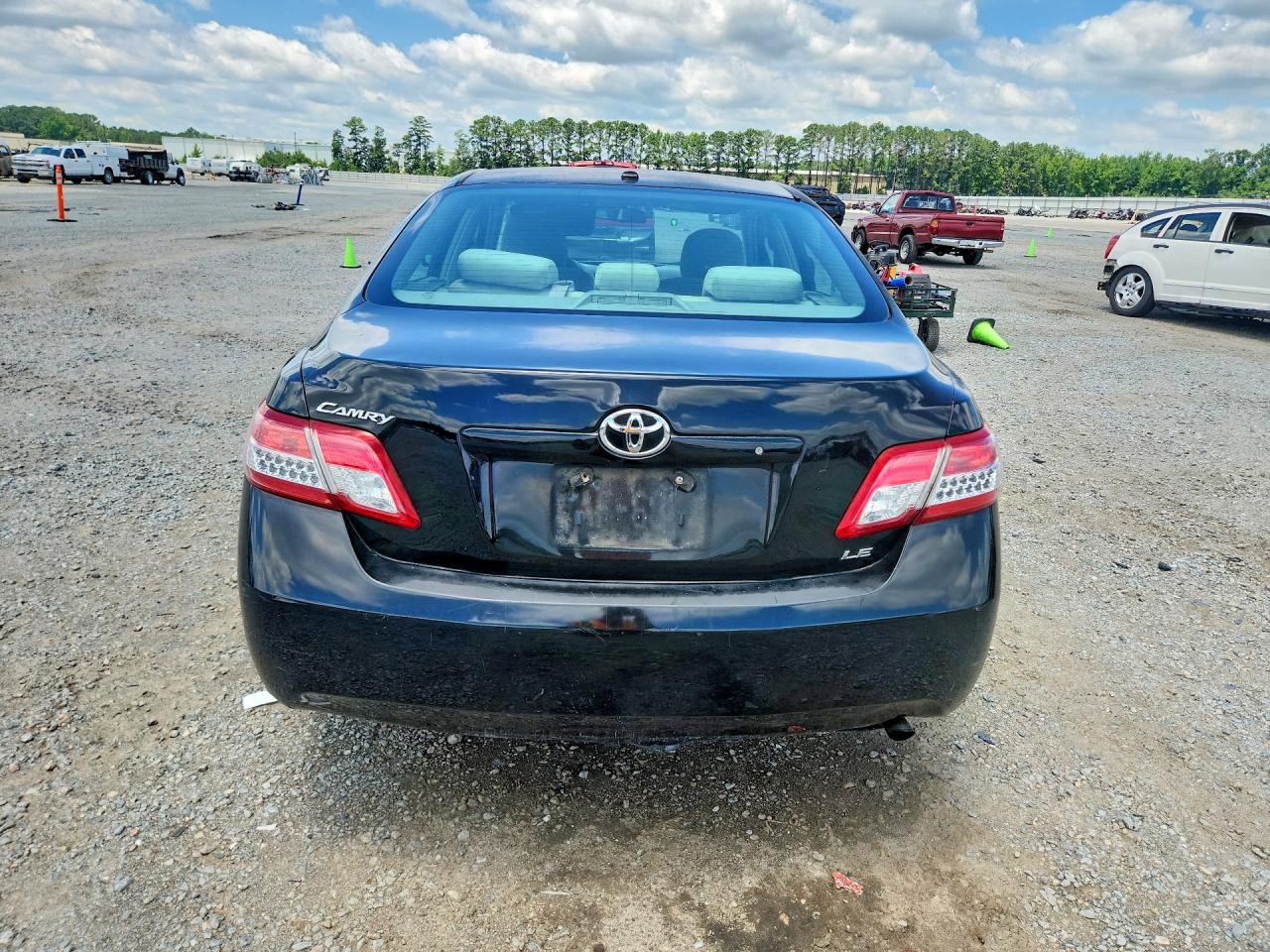 2010 TOYOTA CAMRY