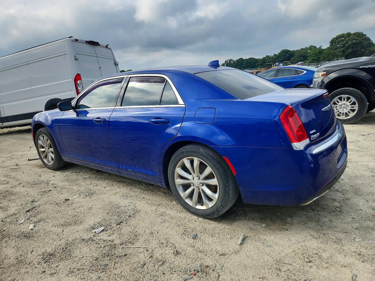 2019 CHRYSLER 300