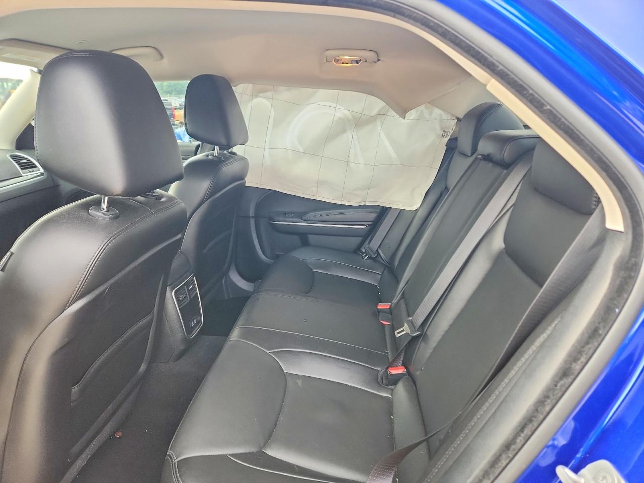 2019 CHRYSLER 300