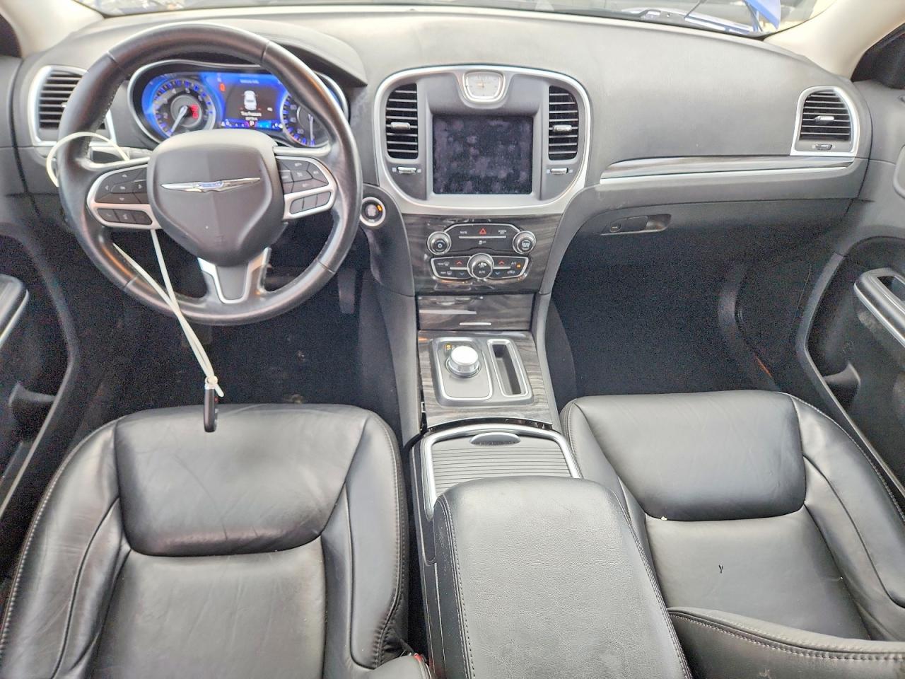 2019 CHRYSLER 300