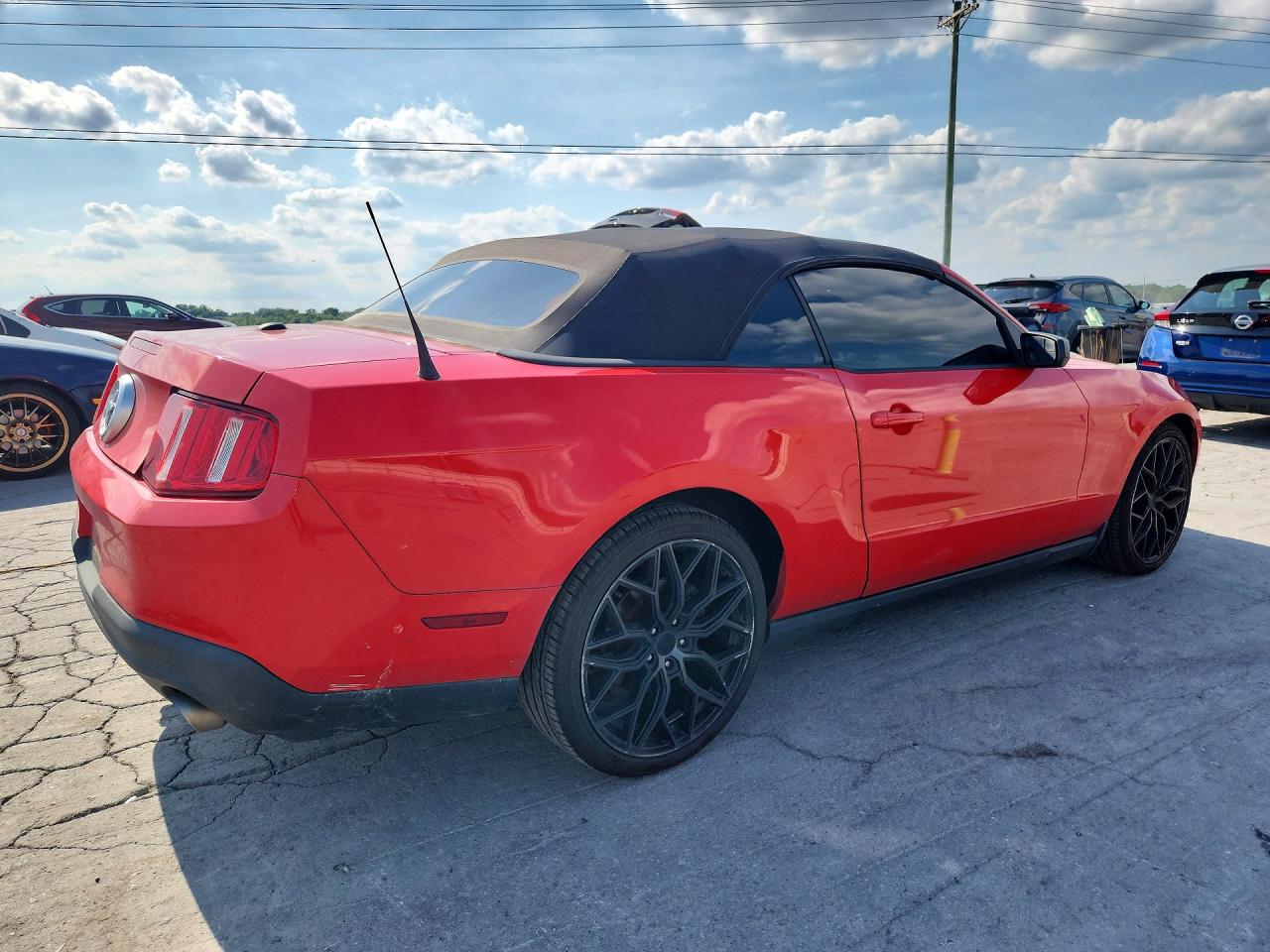 2011 FORD MUSTANG