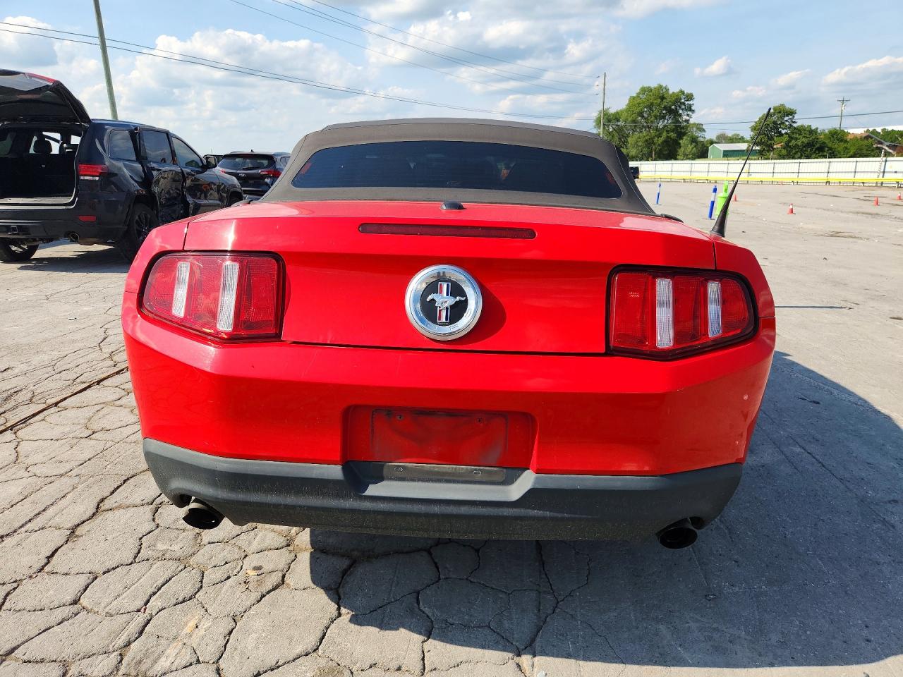 2011 FORD MUSTANG