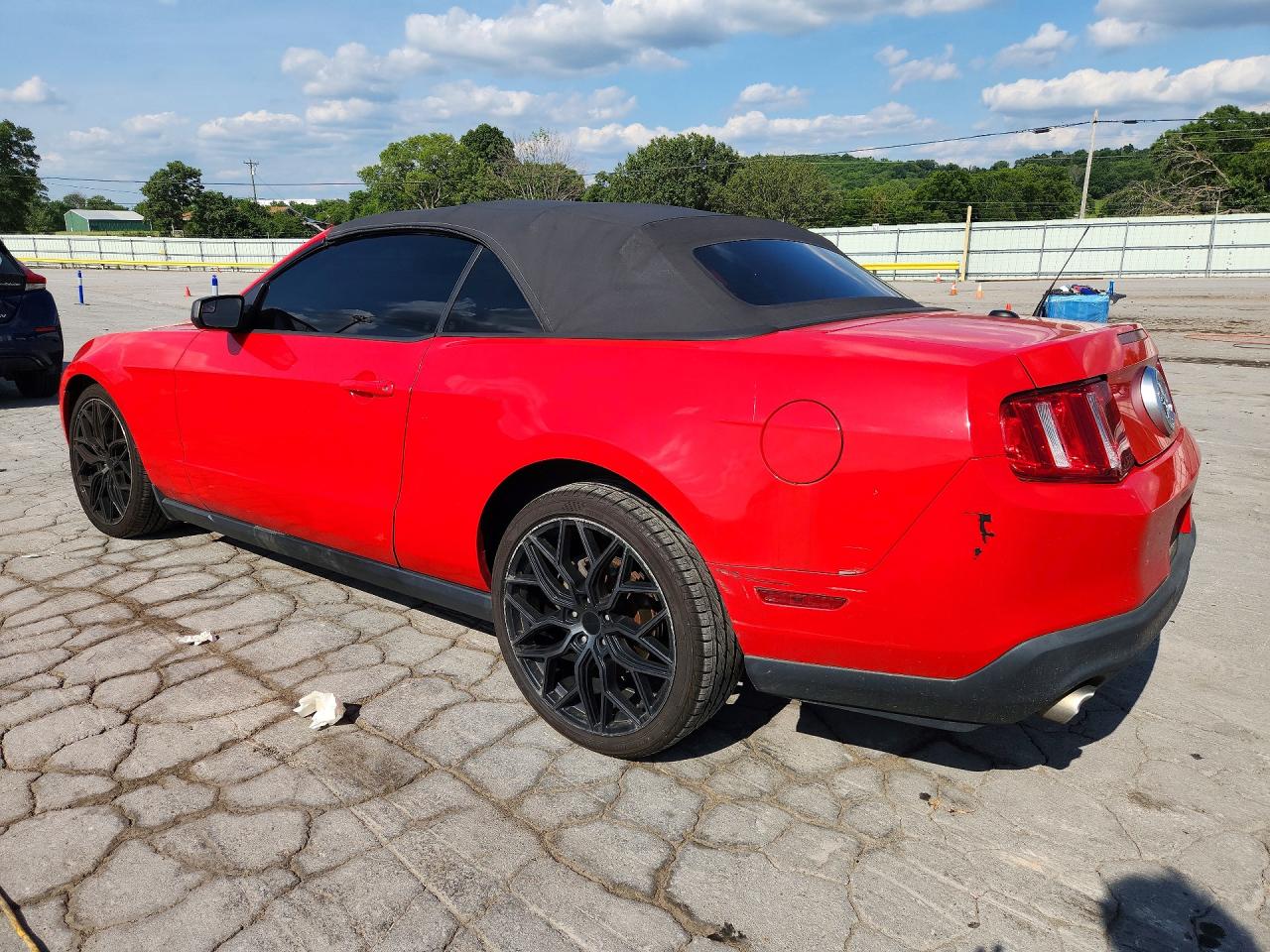 2011 FORD MUSTANG