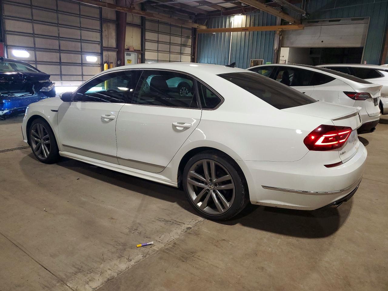 2017 VOLKSWAGEN PASSAT