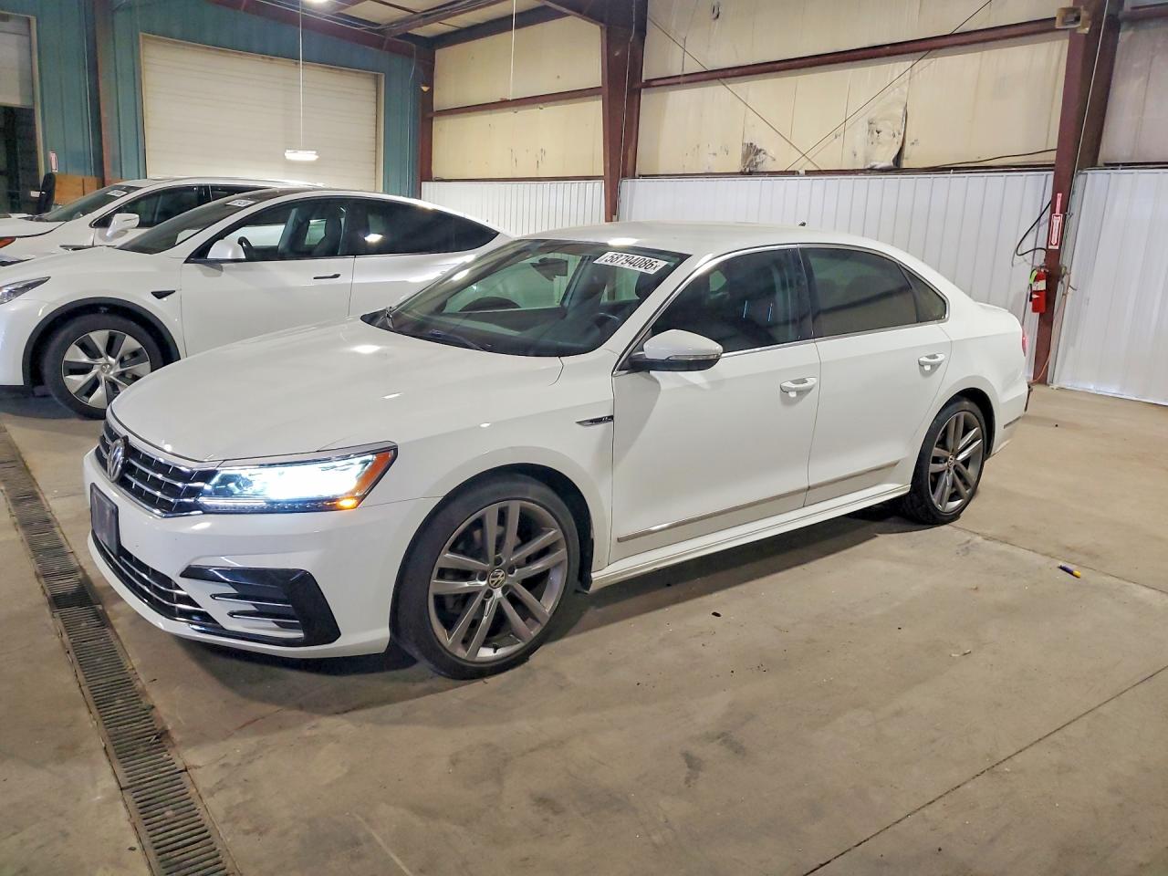 2017 VOLKSWAGEN PASSAT