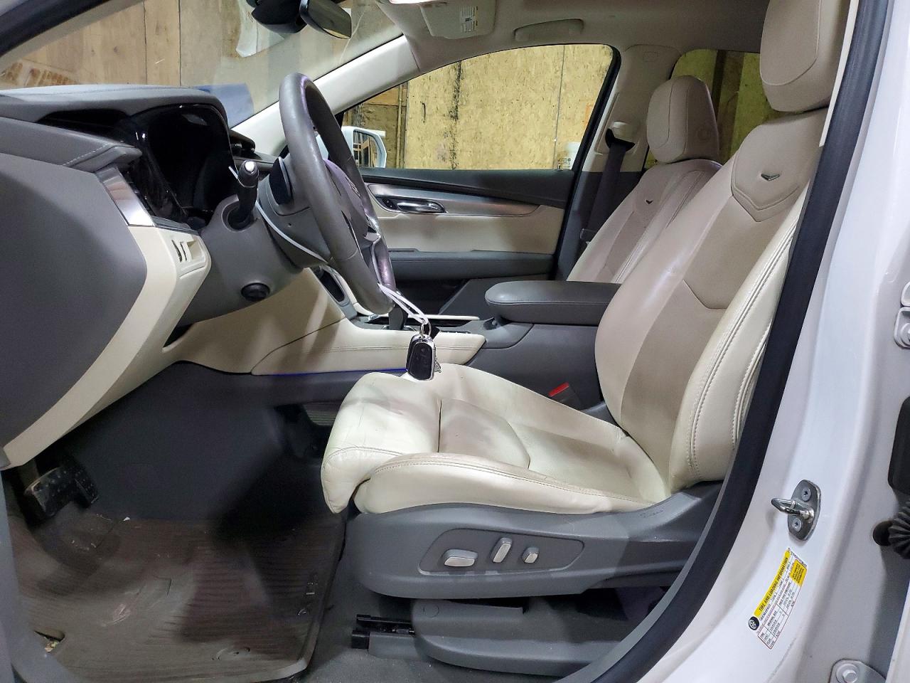 2017 CADILLAC XT5