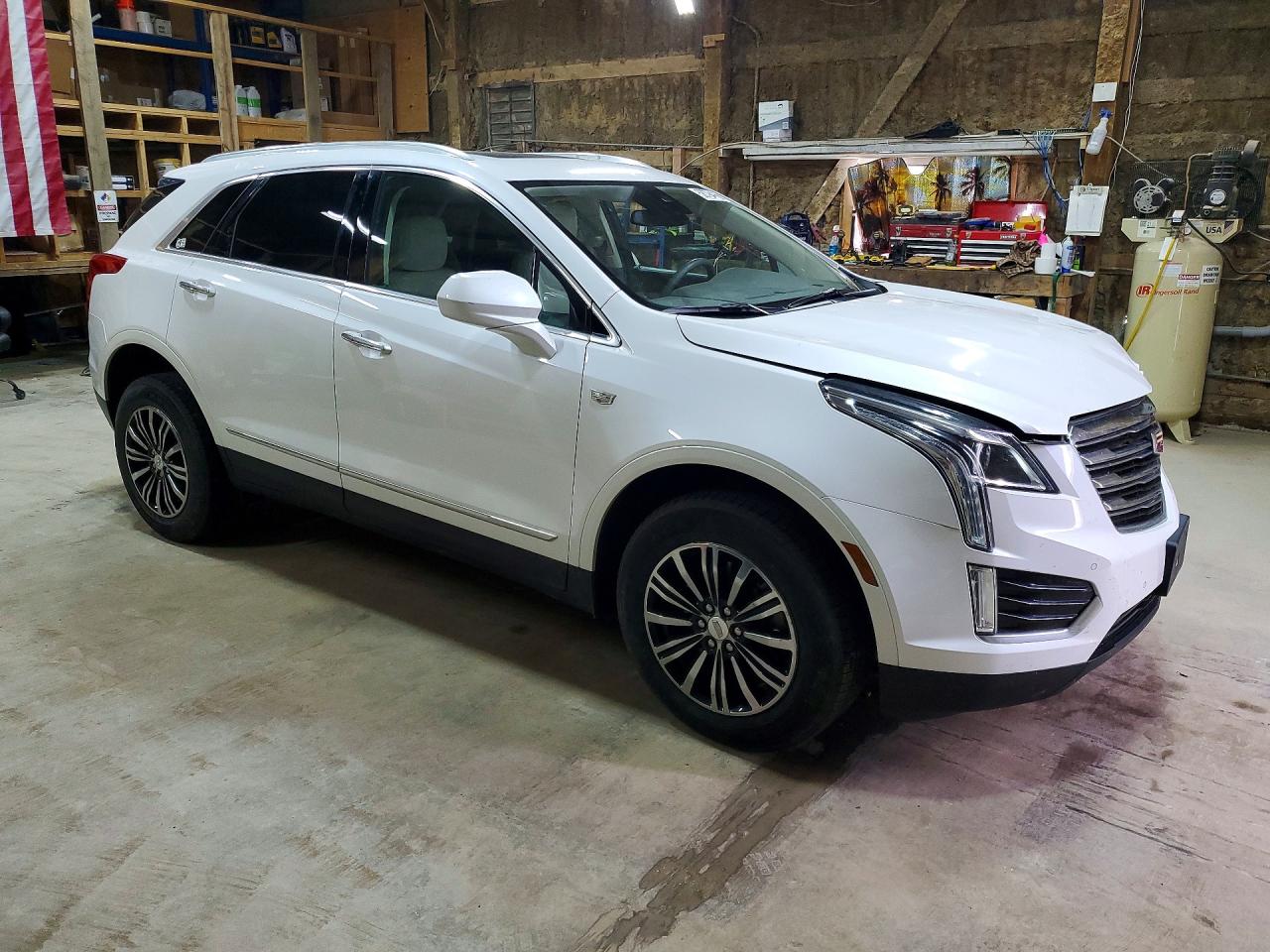 2017 CADILLAC XT5