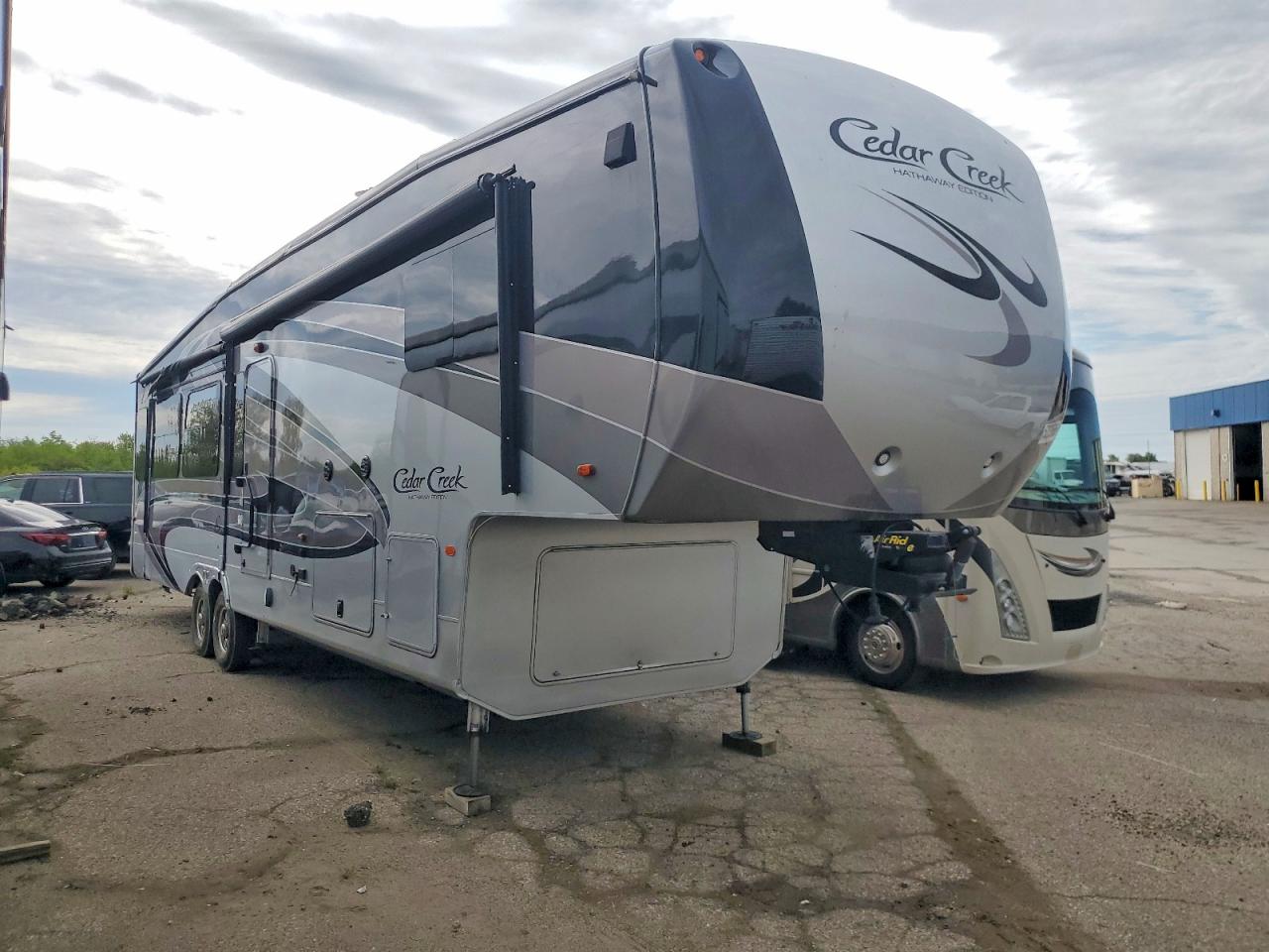 2018 CEDAR CREEK 5TH WHEEL