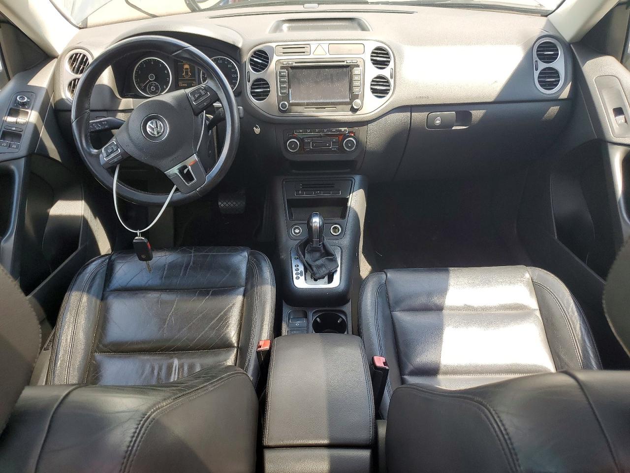 2011 VOLKSWAGEN TIGUAN