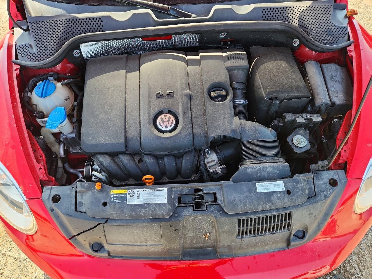 2013 VOLKSWAGEN BEETLE