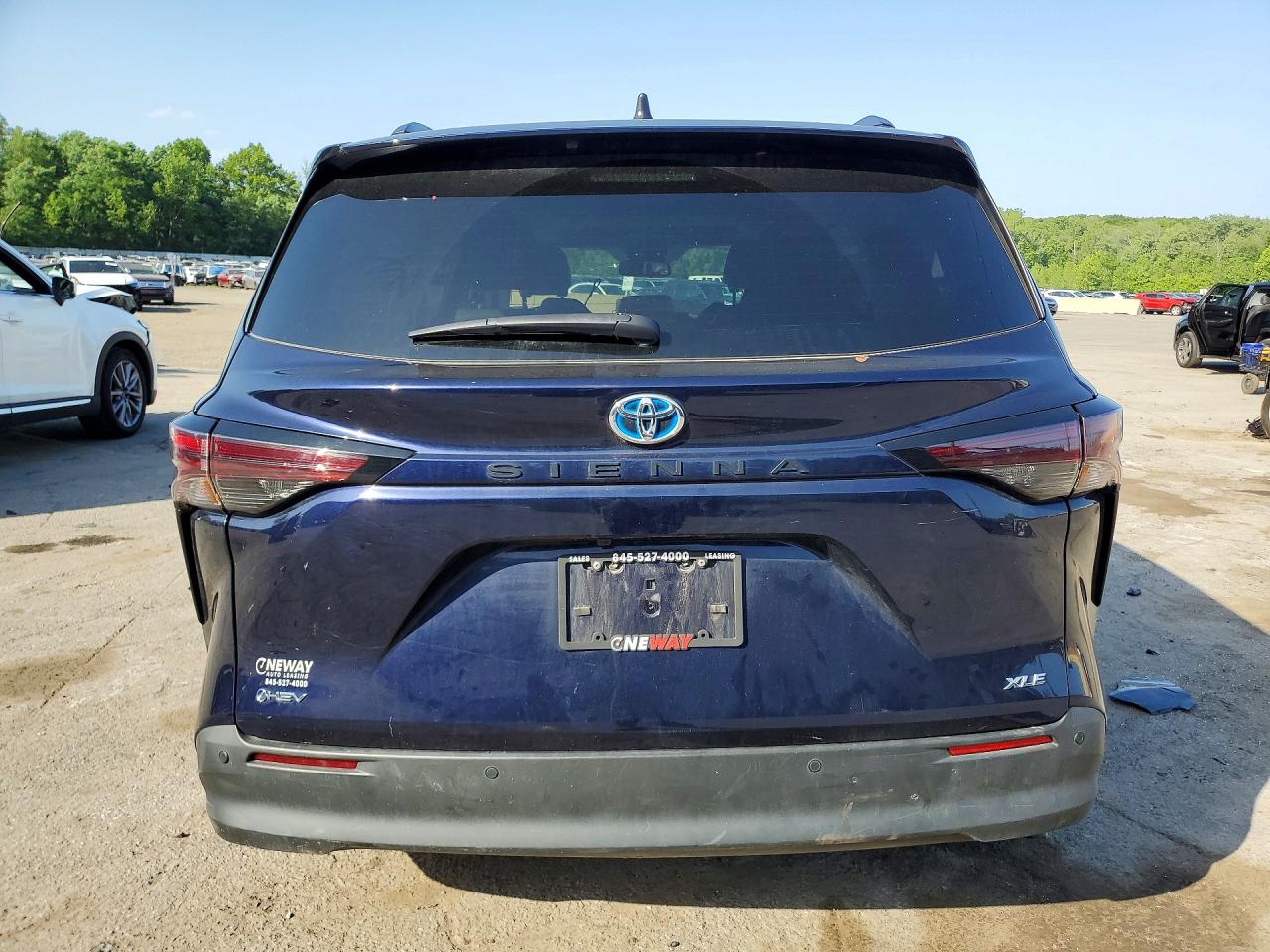 2025 TOYOTA SIENNA