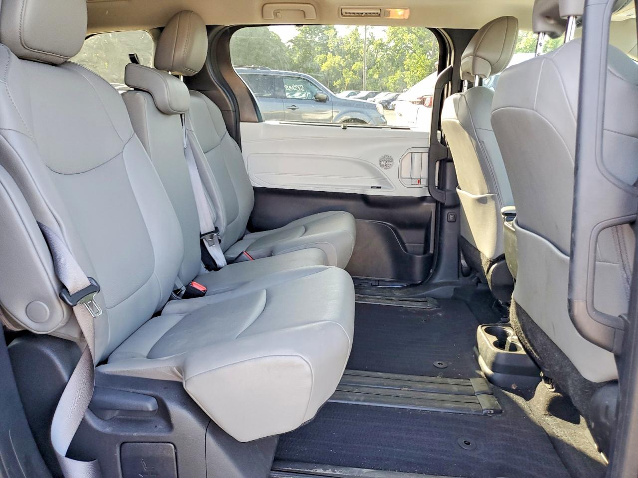 2025 TOYOTA SIENNA