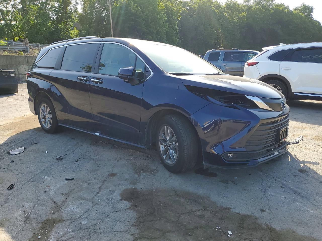 2025 TOYOTA SIENNA