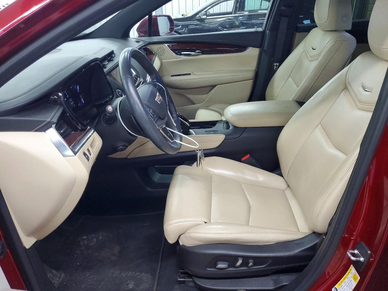2017 CADILLAC XT5