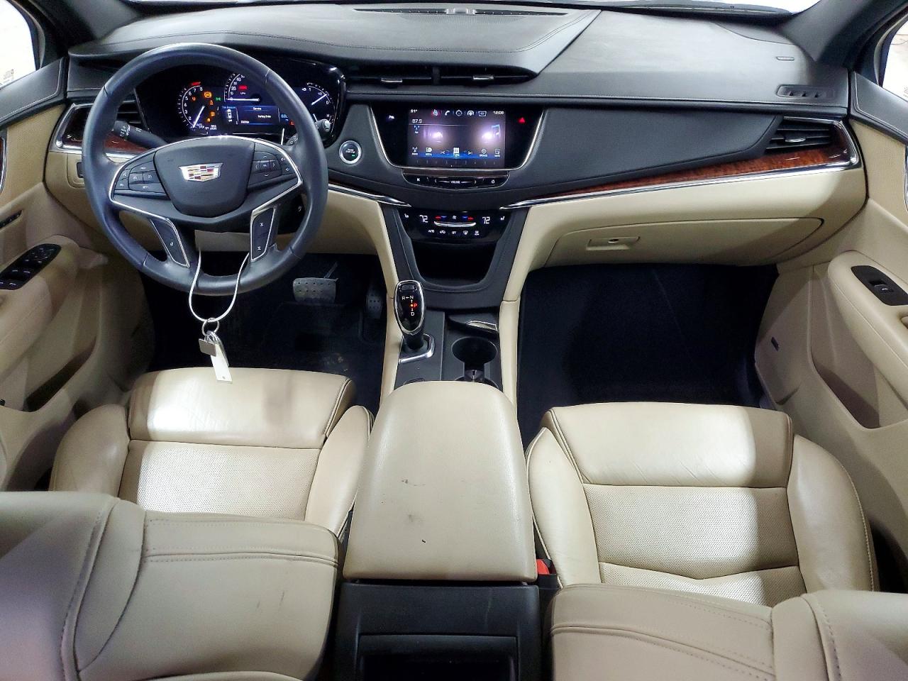 2017 CADILLAC XT5