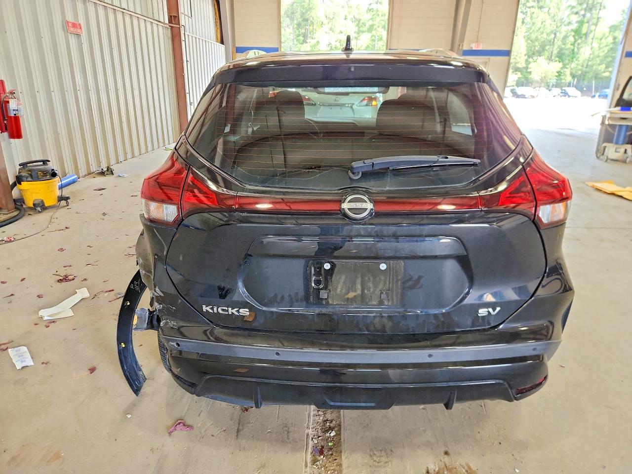 2024 NISSAN KICKS
