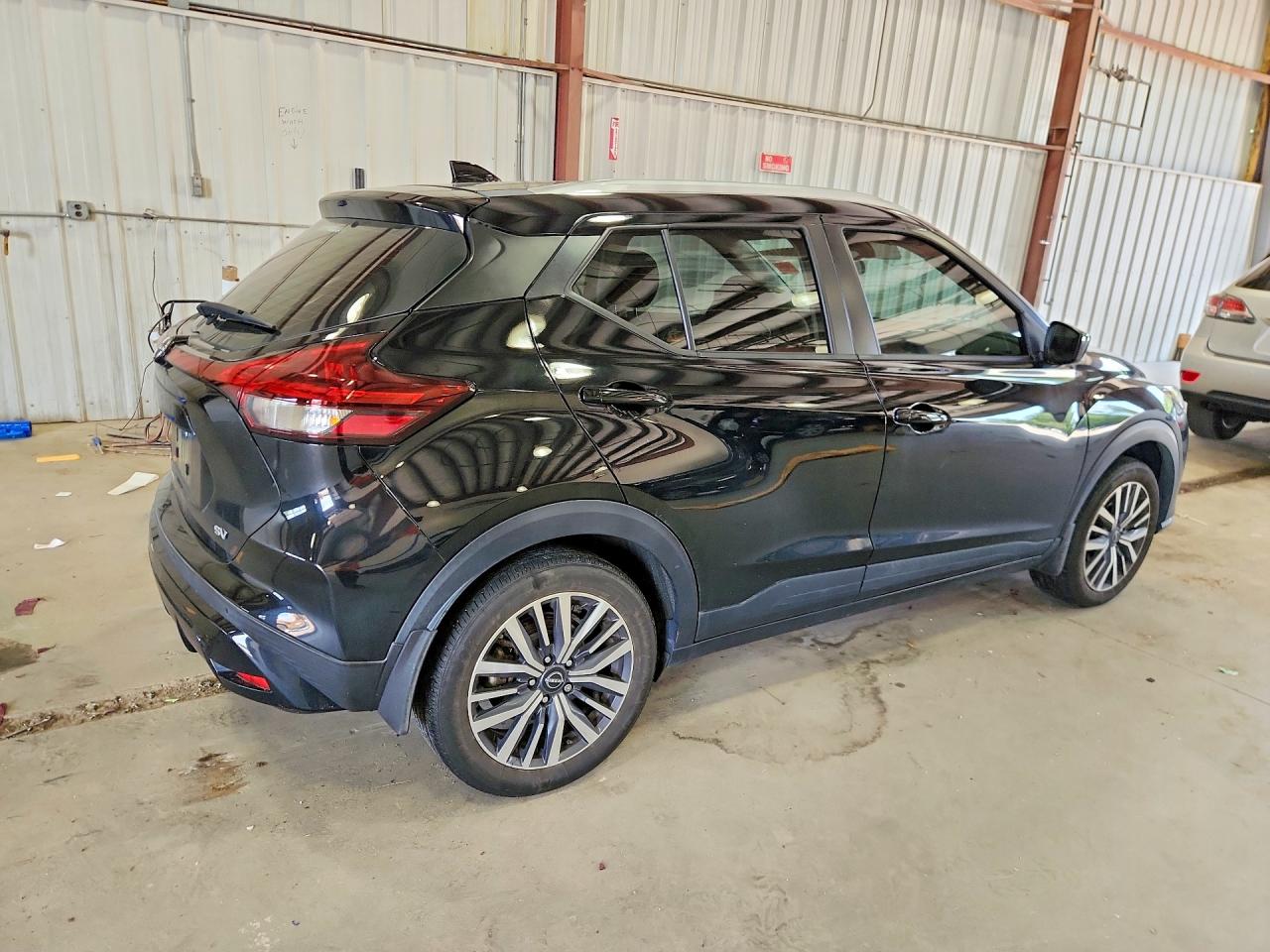 2024 NISSAN KICKS