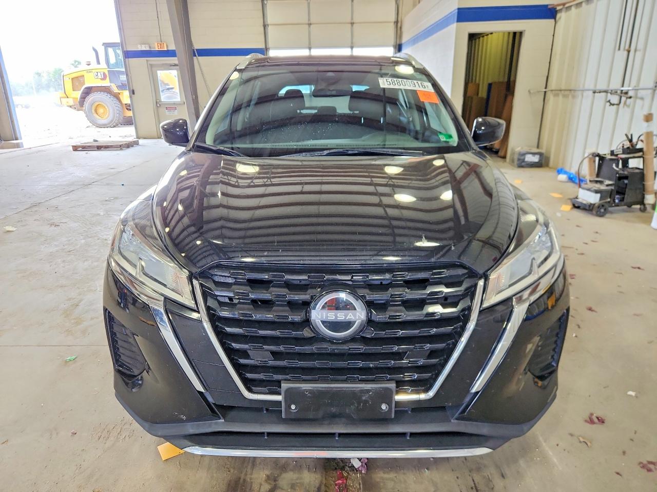 2024 NISSAN KICKS