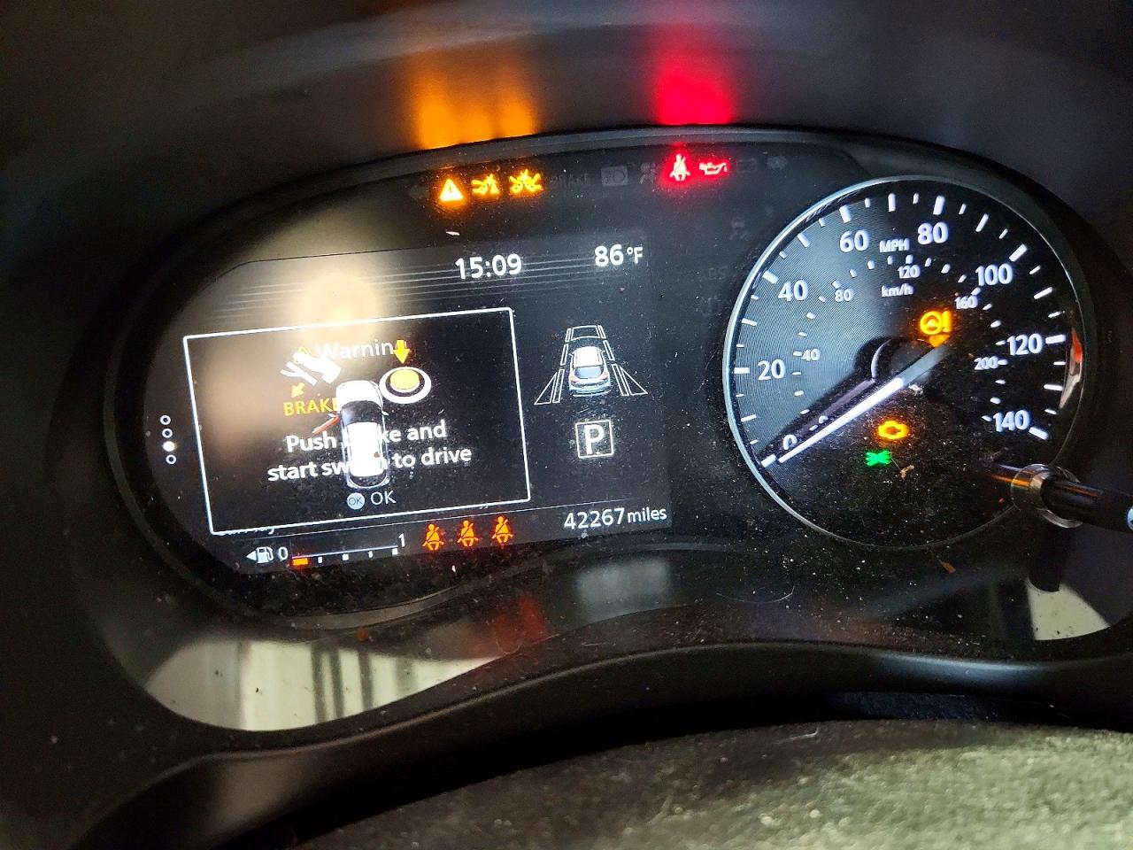 2024 NISSAN KICKS