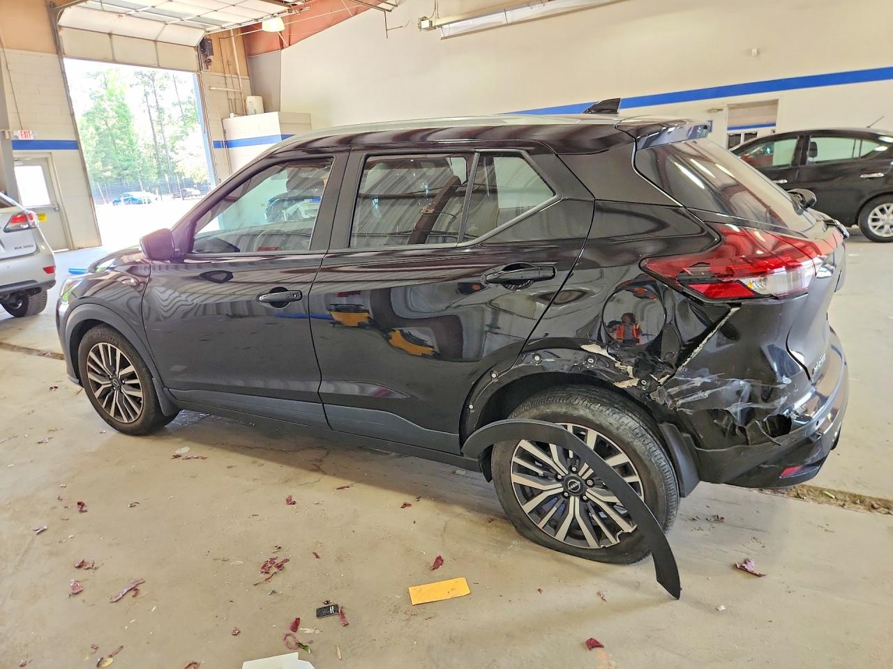 2024 NISSAN KICKS