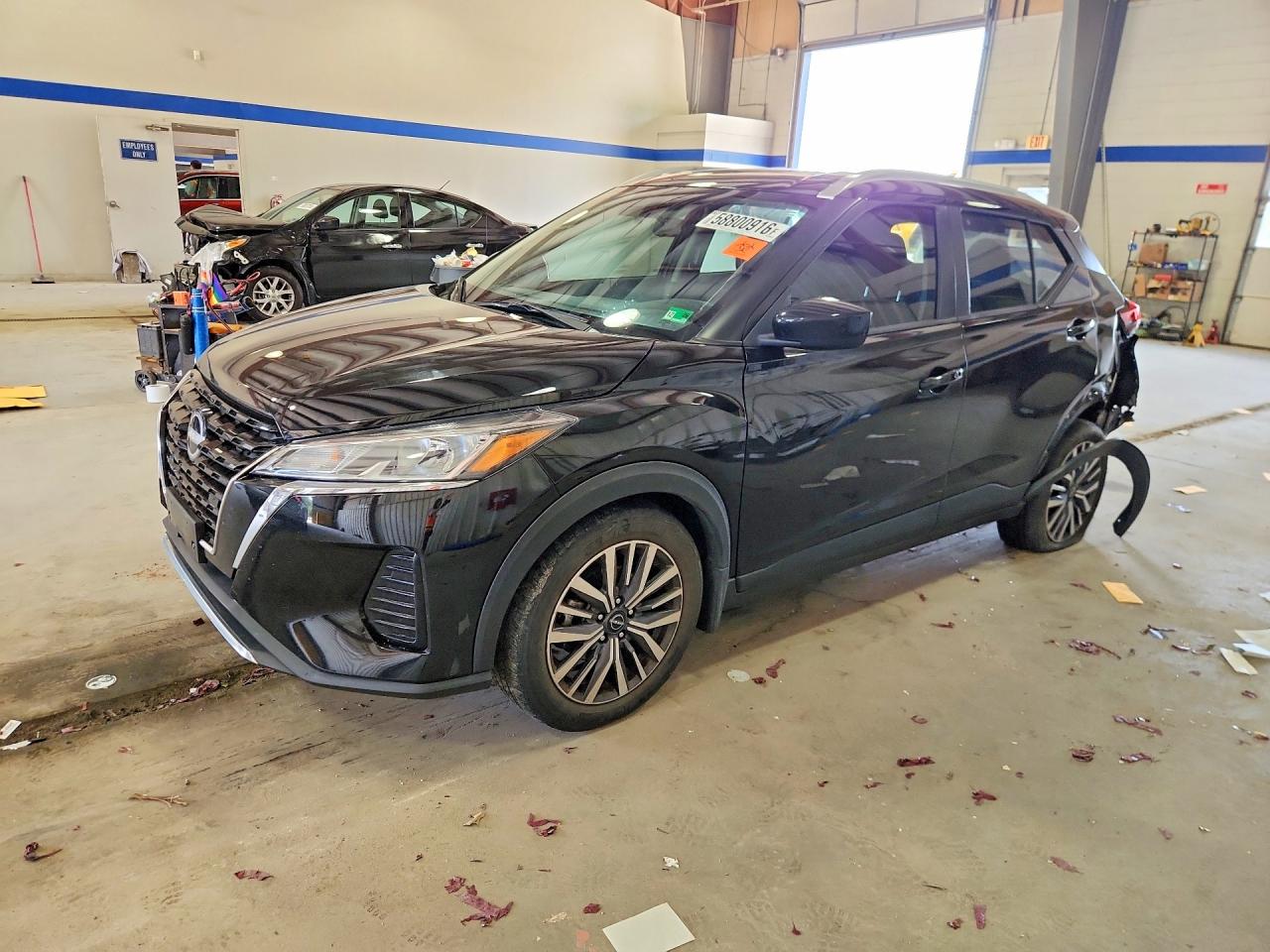 2024 NISSAN KICKS