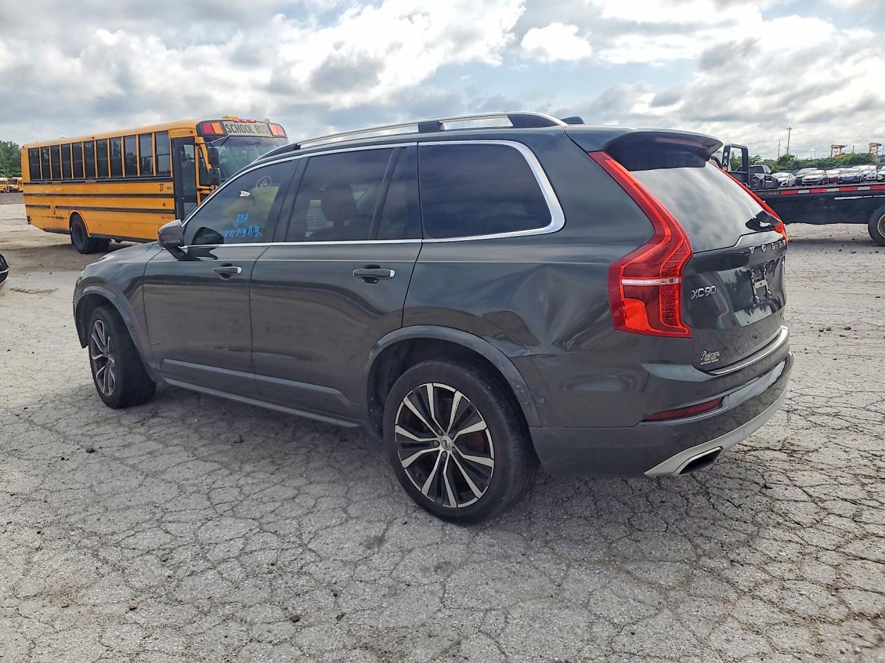 2018 VOLVO XC90