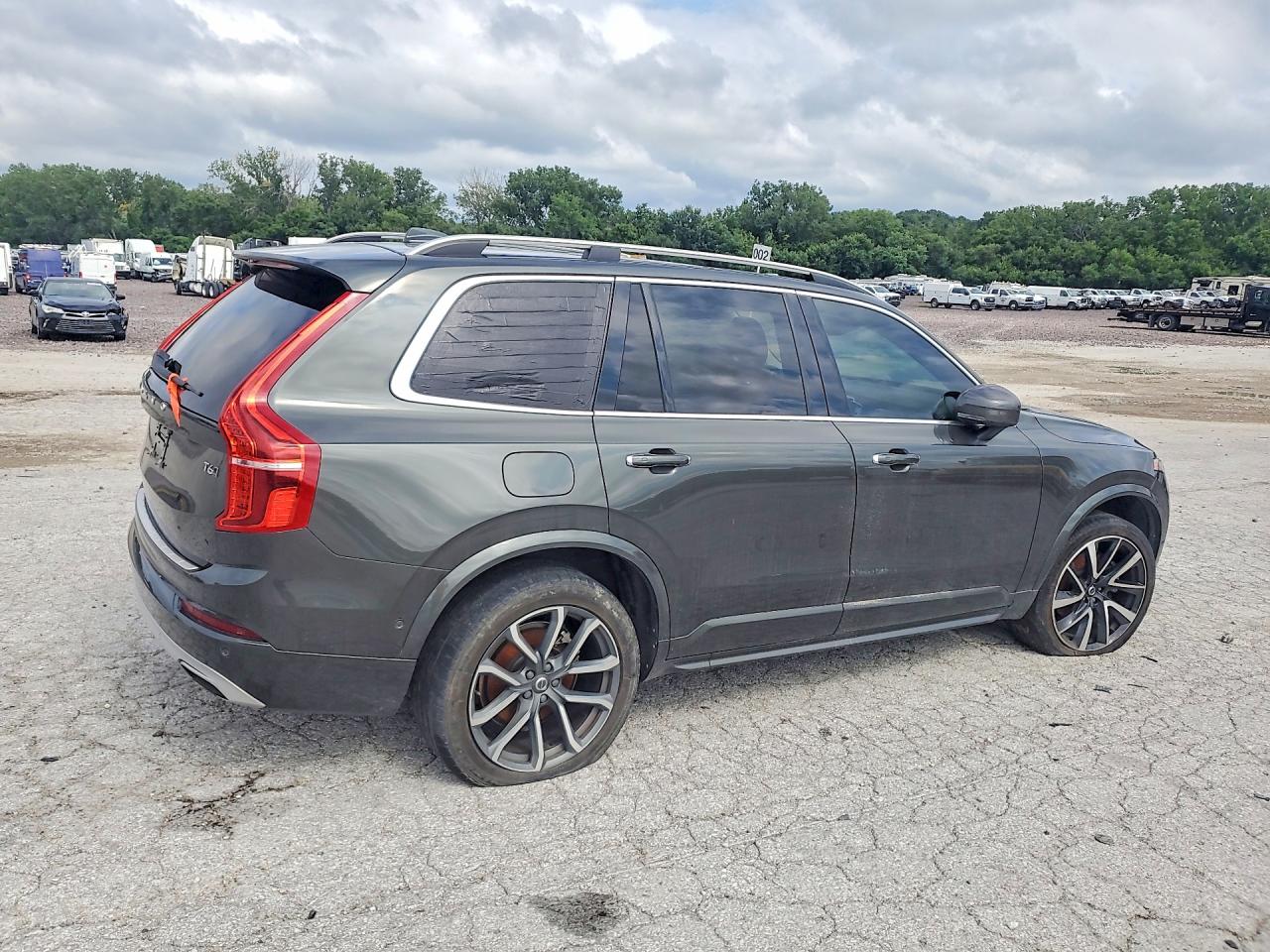 2018 VOLVO XC90