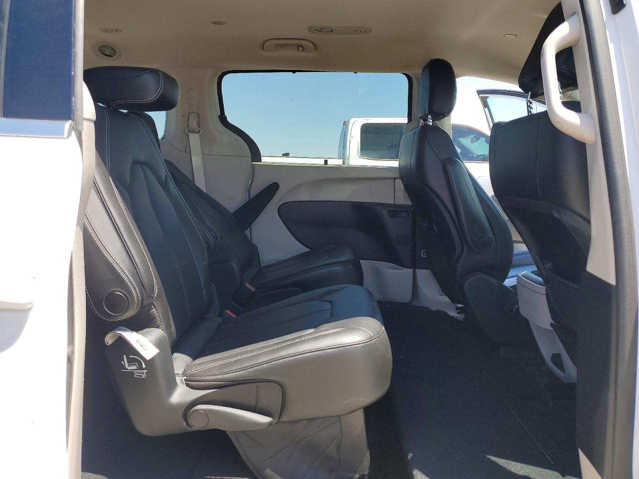 2021 CHRYSLER MINIVAN