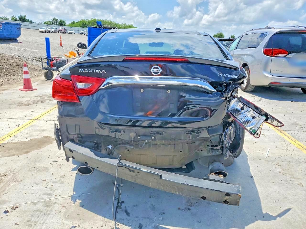 2016 NISSAN MAXIMA