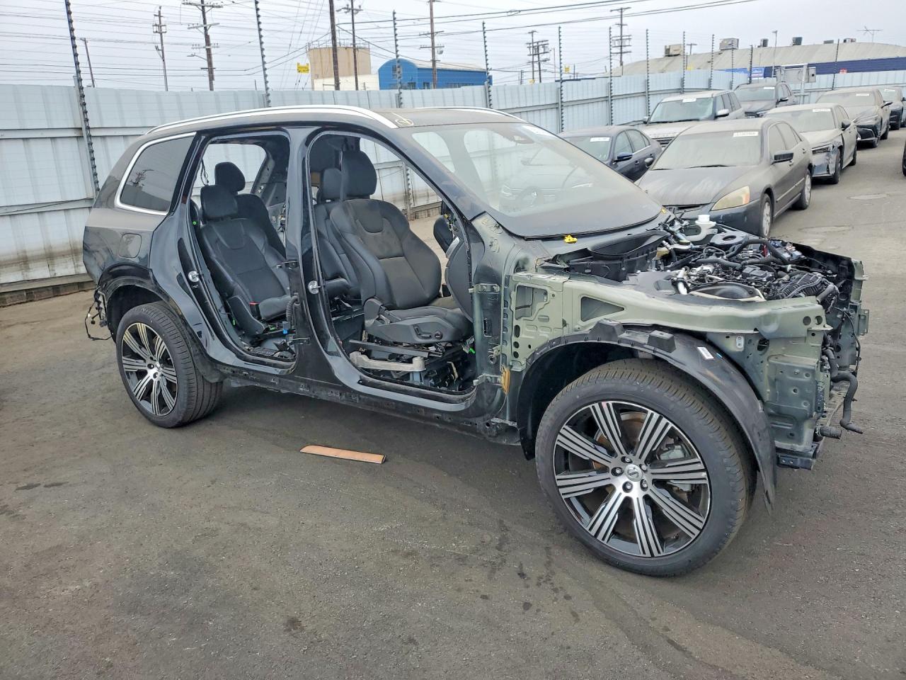 2024 VOLVO XC90