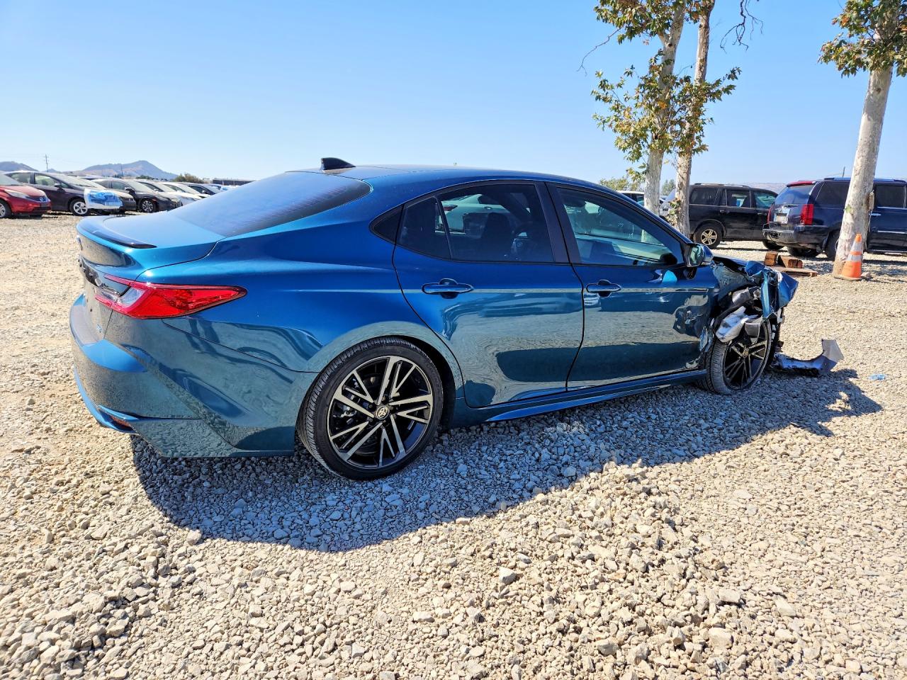 2025 TOYOTA CAMRY