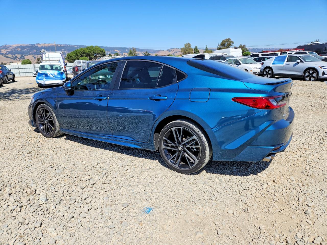 2025 TOYOTA CAMRY