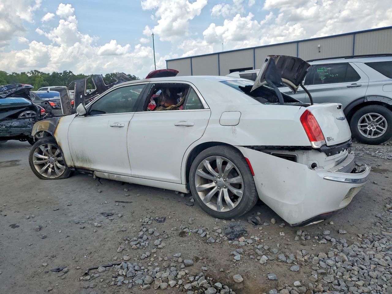 2019 CHRYSLER 300