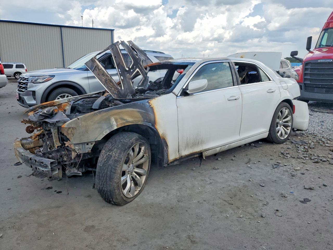 2019 CHRYSLER 300