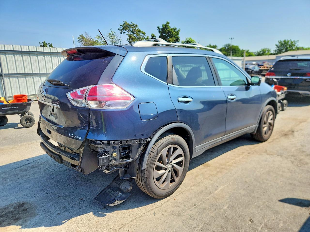 2016 NISSAN ROGUE